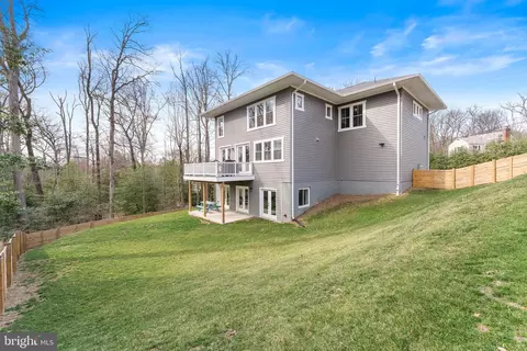 Exterior - 10601 Greenacres Dr, Silver Spring, MD 20903 photo 8 of 9