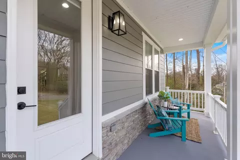 Exterior - 10601 Greenacres Dr, Silver Spring, MD 20903 photo 3 of 9