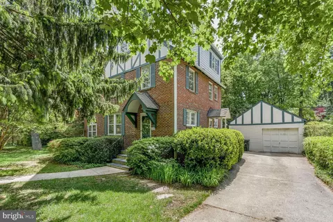 4300 Willow Ln, Chevy Chase, MD 20815
