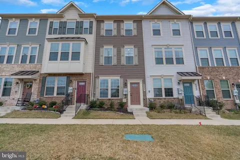 9427 Oak Grove Ln, Montgomery Village, MD 20886