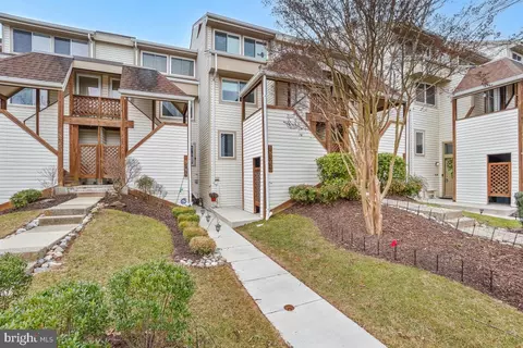 18353 Leman Lake Dr #804, Olney, MD 20832