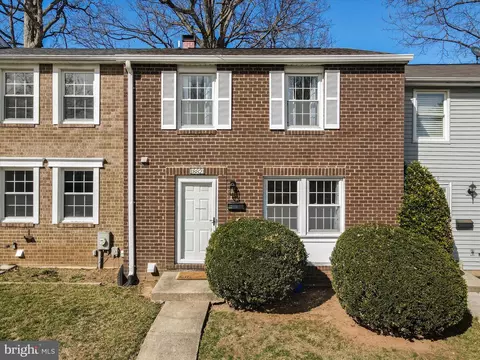 18821 Creeper Ln #-, Gaithersburg, MD 20879