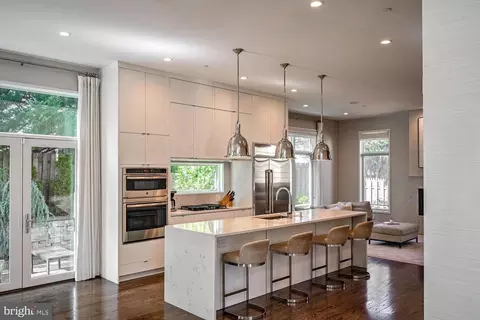 6410 Camrose Ter, Bethesda, MD 20817