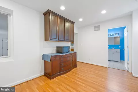 Entry Way - 10402 Hayes Ave, Silver Spring, MD 20902 photo 3 of 4