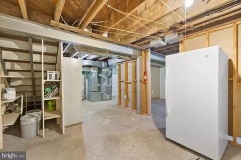 Entry Way - 10402 Hayes Ave, Silver Spring, MD 20902 photo 4 of 4