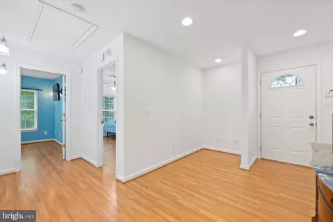 Entry Way - 10402 Hayes Ave, Silver Spring, MD 20902 photo 2 of 4