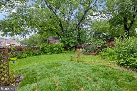Exterior - 10402 Hayes Ave, Silver Spring, MD 20902 photo 4 of 11