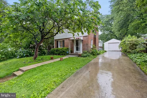 Exterior - 10402 Hayes Ave, Silver Spring, MD 20902 photo 2 of 11