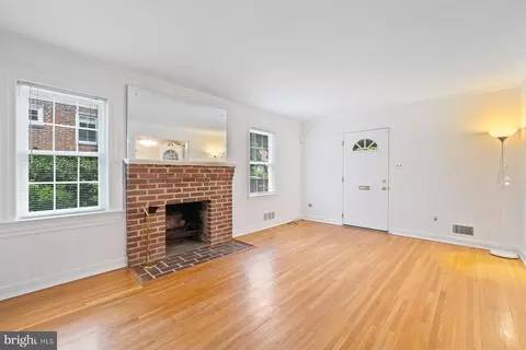 Living - 10402 Hayes Ave, Silver Spring, MD 20902 photo 3 of 3
