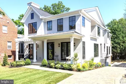 3419 Cummings Ln, Chevy Chase, MD 20815