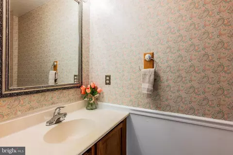 2212 Blue Valley Dr, Silver Spring, MD 20904 photo 32