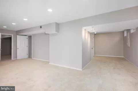 2212 Blue Valley Dr, Silver Spring, MD 20904 photo 49