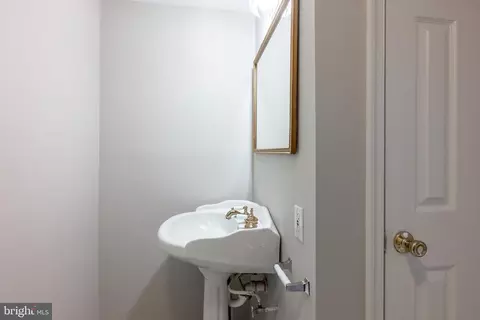 2212 Blue Valley Dr, Silver Spring, MD 20904 photo 52