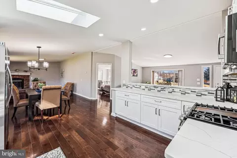18450 Brooke Rd, Sandy Spring, MD 20860 photo 4