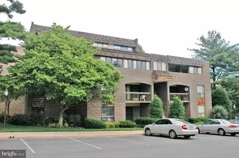 425 Christopher Ave #14, Gaithersburg, MD 20879