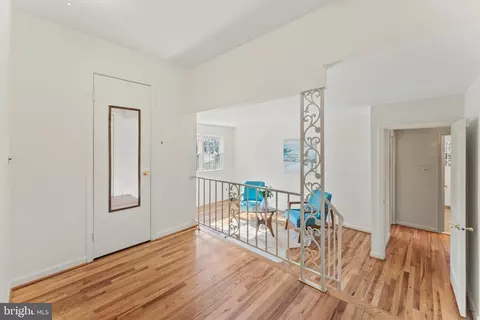 Entry Way - 212 Eldrid Dr, Silver Spring, MD 20904 photo 2 of 2