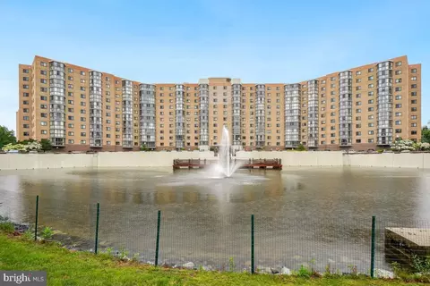 3330 N Leisure World Blvd #5-506, Silver Spring, MD 20906