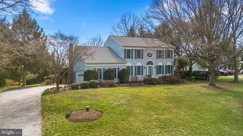 18417 Azalea Dr, Rockville, MD 20855