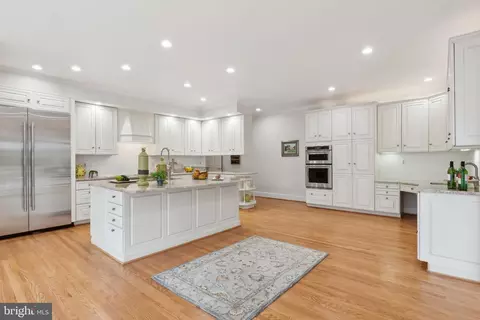 Kitchen - 14910 Spring Meadows Dr, Darnestown, MD 20874 photo 2 of 4
