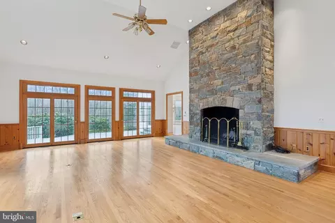 Living - 14910 Spring Meadows Dr, Darnestown, MD 20874 photo 2 of 12