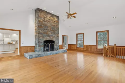 Living - 14910 Spring Meadows Dr, Darnestown, MD 20874 photo 3 of 12
