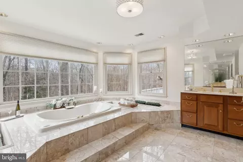 Bath - 14910 Spring Meadows Dr, Darnestown, MD 20874 photo 2 of 7