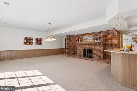 Living - 14910 Spring Meadows Dr, Darnestown, MD 20874 photo 10 of 12