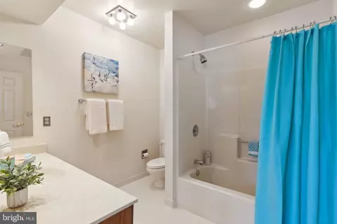 Bath - 14910 Spring Meadows Dr, Darnestown, MD 20874 photo 4 of 7