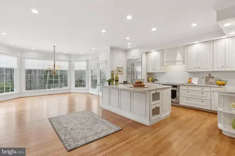 Kitchen - 14910 Spring Meadows Dr, Darnestown, MD 20874 photo 3 of 4