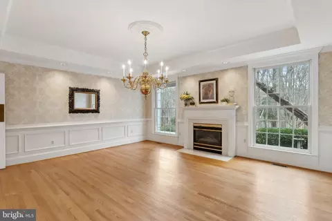 Living - 14910 Spring Meadows Dr, Darnestown, MD 20874 photo 4 of 12