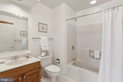 Bath - 14910 Spring Meadows Dr, Darnestown, MD 20874 photo 5 of 7
