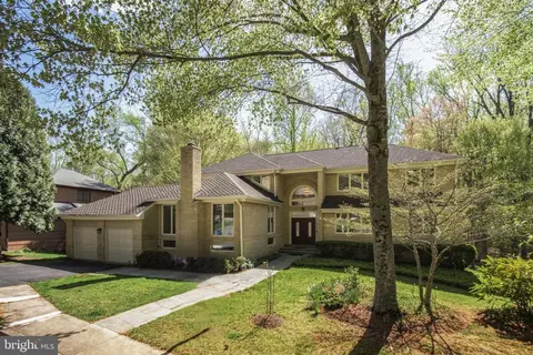 7816 Laurel Leaf Dr, Potomac, MD 20854