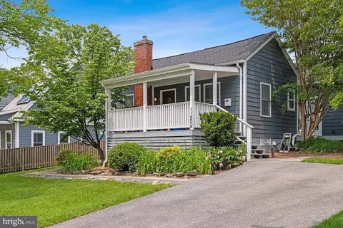 11209 Upton Dr, Kensington, MD 20895