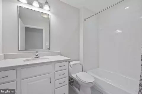 Bath - 304 Southwest Dr, Silver Spring, MD 20901 photo 2 of 3