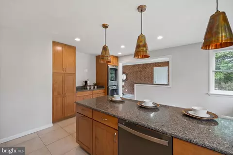 Kitchen - 304 Southwest Dr, Silver Spring, MD 20901 photo 5 of 5