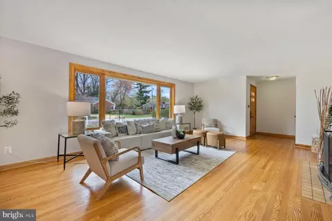 Living - 304 Southwest Dr, Silver Spring, MD 20901 photo 2 of 4