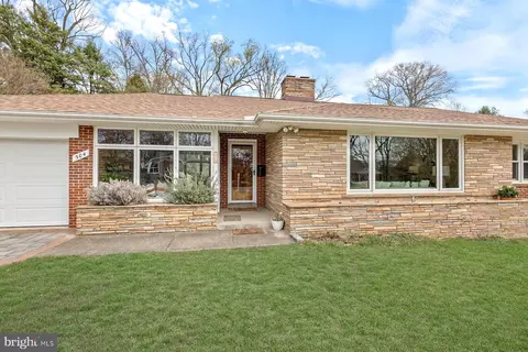Exterior - 304 Southwest Dr, Silver Spring, MD 20901 photo 3 of 6