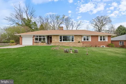 Exterior - 304 Southwest Dr, Silver Spring, MD 20901 photo 2 of 6