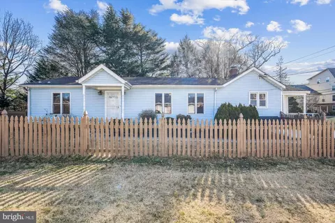 15923 Chieftain Ave, Derwood, MD 20855