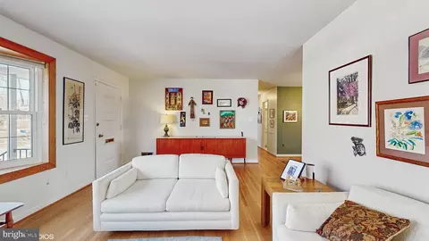 906 Malta Ln, Silver Spring, MD 20901 photo 3