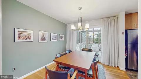 906 Malta Ln, Silver Spring, MD 20901 photo 5