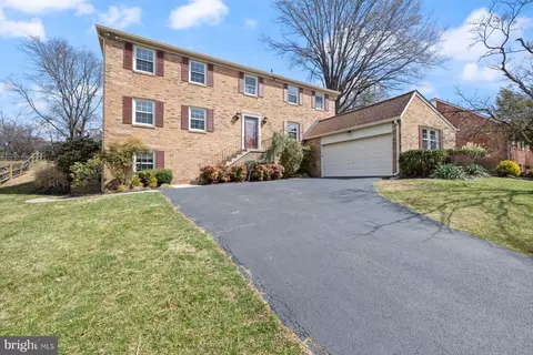 9921 Bedfordshire Ct, Potomac, MD 20854