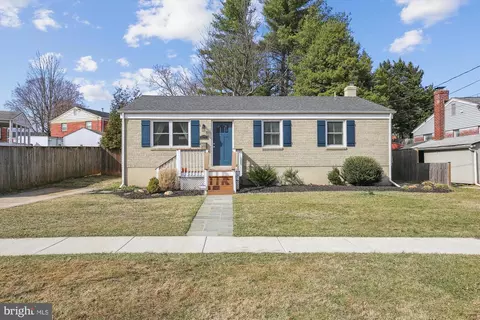4807 Boiling Brook Pkwy, Rockville, MD 20852