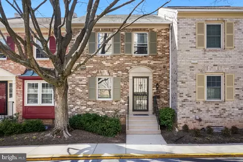 7574 Westlake Ter #57, Bethesda, MD 20817
