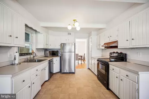 Kitchen - 2 Locksley Ct, Silver Spring, MD 20904 photo 1 of 2