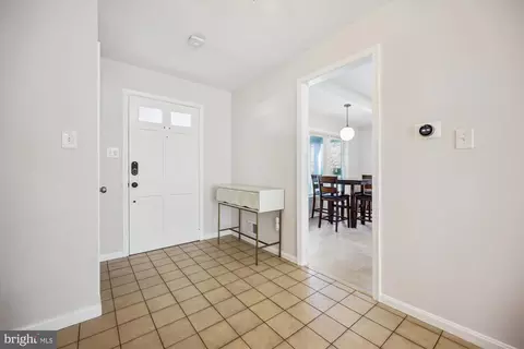Entry Way - 2 Locksley Ct, Silver Spring, MD 20904 photo 2 of 5
