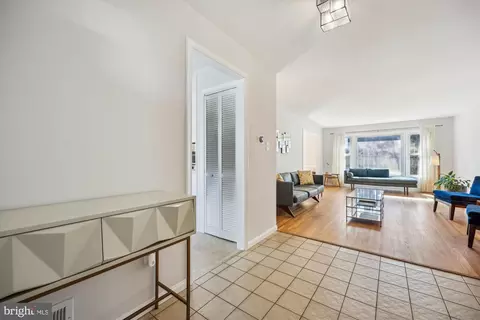 Entry Way - 2 Locksley Ct, Silver Spring, MD 20904 photo 3 of 5