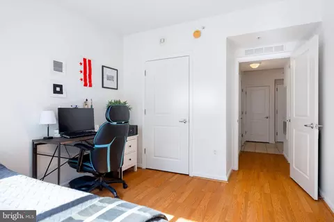 Bedroom - 930 Wayne Ave #810, Silver Spring, MD 20910 photo 5 of 5