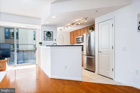 Kitchen - 930 Wayne Ave #810, Silver Spring, MD 20910 photo 1 of 5