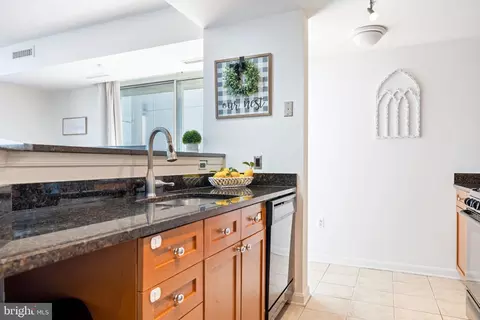 Kitchen - 930 Wayne Ave #810, Silver Spring, MD 20910 photo 5 of 5